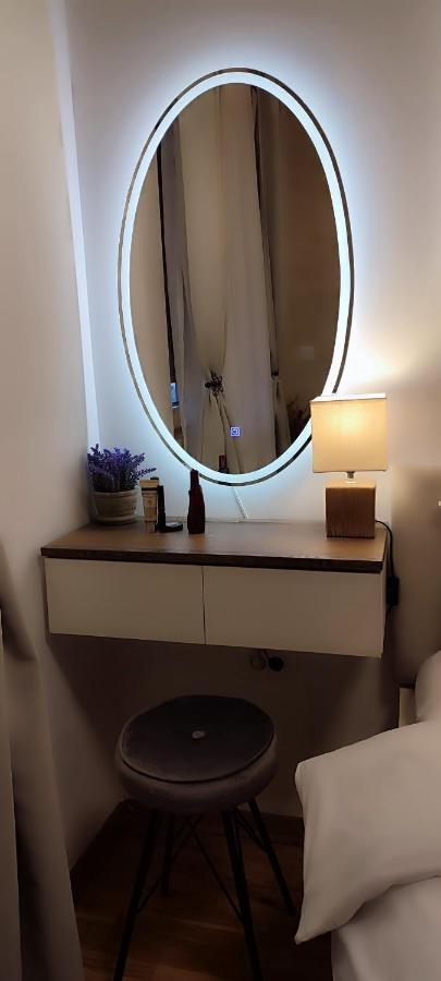 Golden View Apartment
