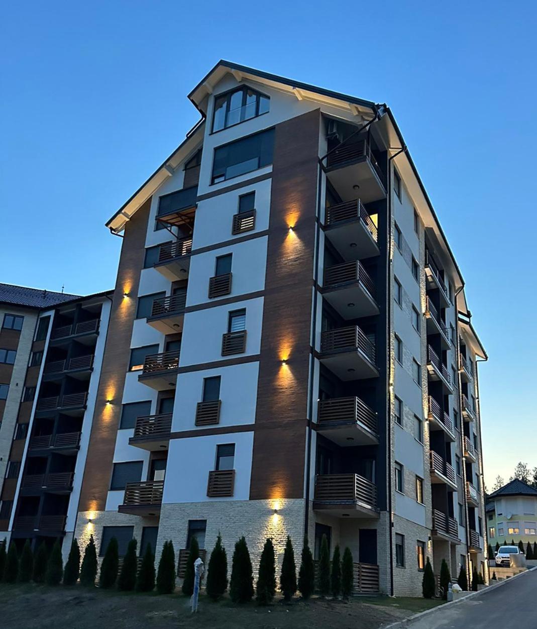 Golden View Apartment